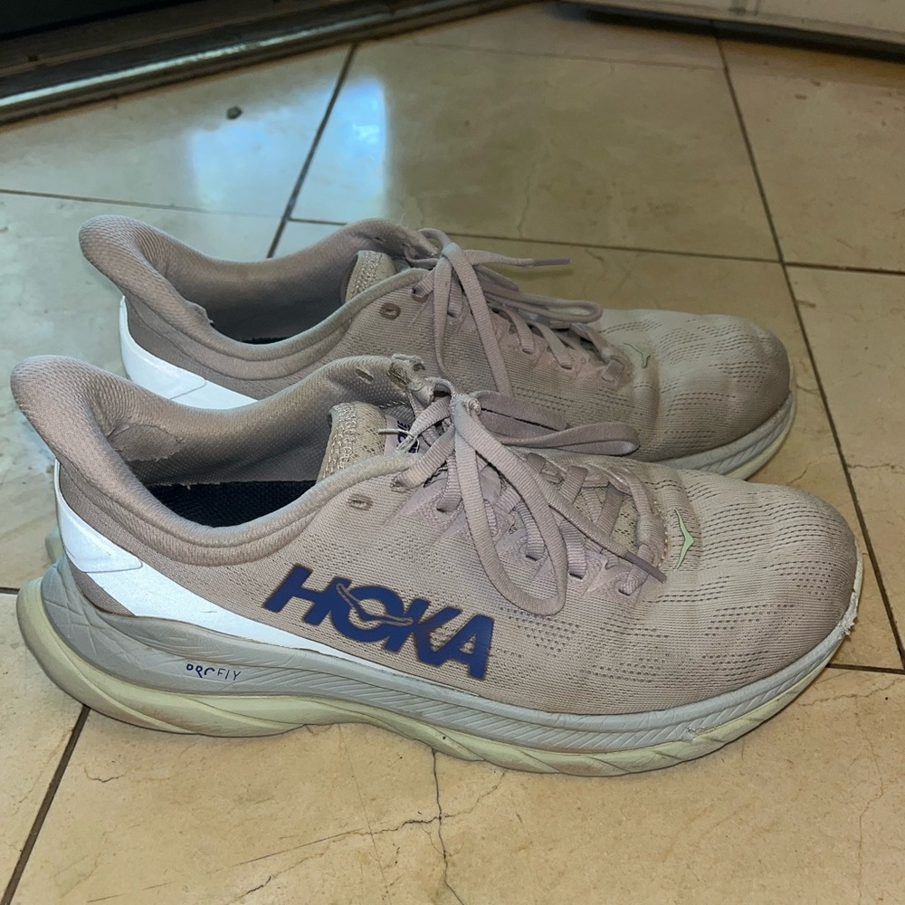HOKA Light Purple Tennis Shoes